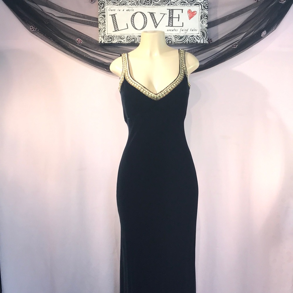 BLACK SILK VELVET Carmen Marc Valvo Evening Cocktail Dress  8 6